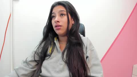 Snapshot of claire_aristizabal chatting on 02.14.25 claire aristizabal online show from 02.14.25