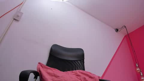 Snapshot of claire_aristizabal chatting on 03.11.25 claire aristizabal online show from 03.11.25