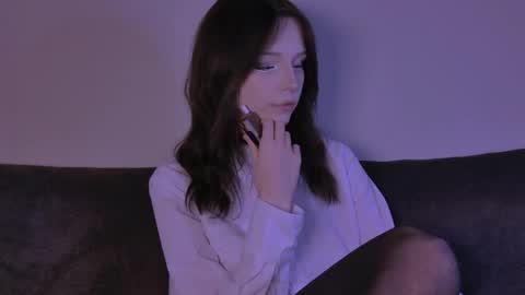 Claire Bennett online show from 04.27.26