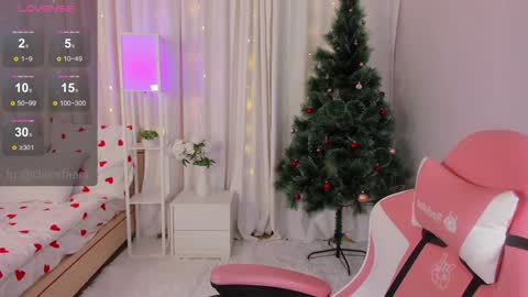 Claire Faers online show from 12.19.24