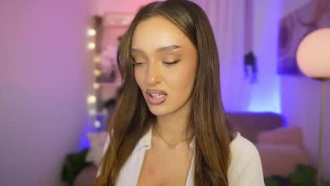 Clara smile online show from 01.15.26