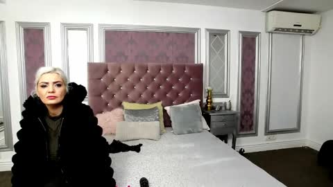 Clara online show from 12.01.24