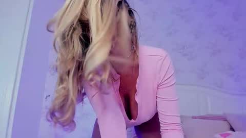 ClaraHazel online show from 10.16.25