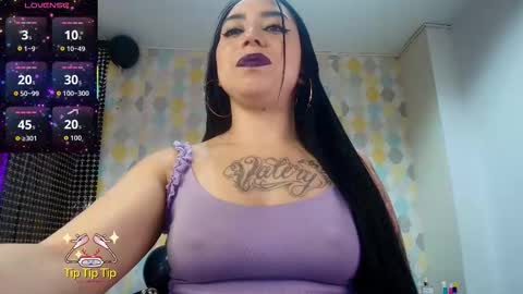 Snapshot of clarise_allen chatting on 11.15.25 CLARISE ALLEN online show from 11.15.25