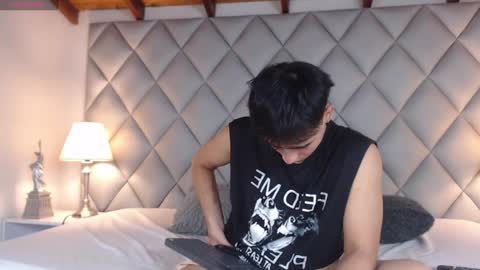 Snapshot of clement_reyes chatting on 10.04.25 clement_reyes online show from 10.04.25