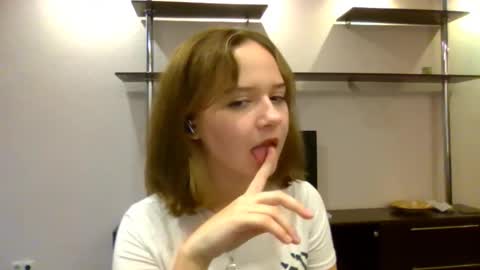 Snapshot of clementinaaures chatting on 11.07.25 clementinaaures online show from 11.07.25