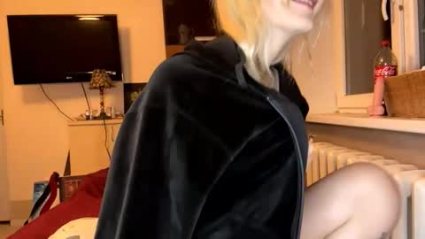 Jenny online show from 10.25.25