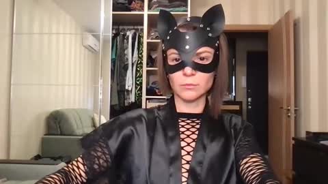 Snapshot of cleo_catra chatting on 09.25.25 cleo_catra online show from 09.25.25