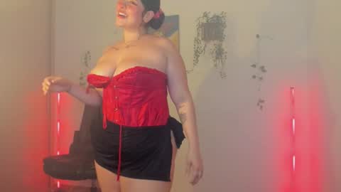 Snapshot of cleopatra_col chatting on 11.26.25 Cleopatra online show from 11.26.25