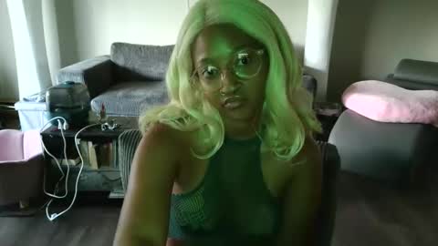 Snapshot of clioenchants chatting on 09.17.25 High Queen Clio online show from 09.17.25