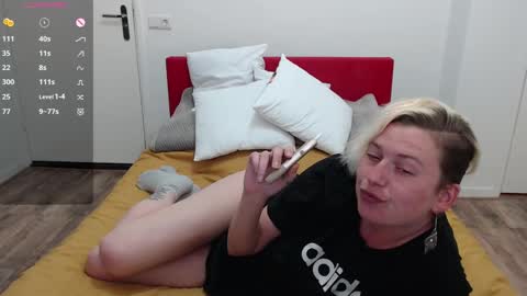 Snapshot of clittytastic chatting on 02.26.25 Syl online show from 02.26.25