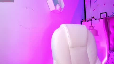 Cloe  online show from 12.05.24