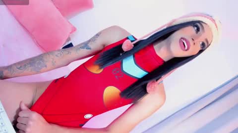 CLOE REMINTON online show from 02.25.25