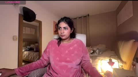 cloe small online show from 09.24.25