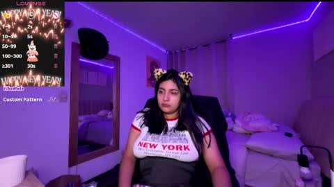 cloe small online show from 10.28.25