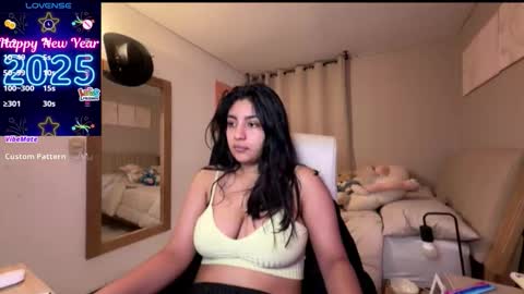 cloe small online show from 11.13.25