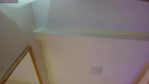 Snapshot of cloedurant chatting on 10.19.25 cloedurant online show from 10.19.25