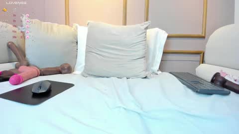 Cloe online show from 12.19.24