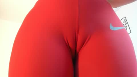 Snapshot of cloehonney chatting on 01.02.25 cloe online show from 01.02.25