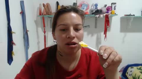 Snapshot of cloepussy chatting on 09.12.25 cloepussy online show from 09.12.25