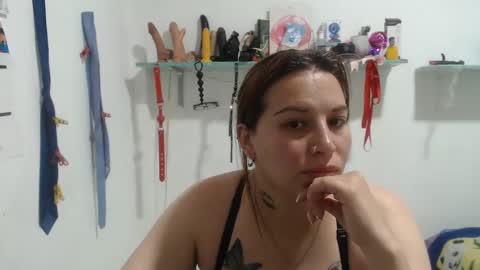 Snapshot of cloepussy chatting on 09.15.25 cloepussy online show from 09.15.25