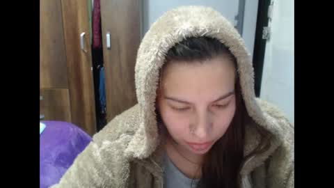 Snapshot of cloepussy chatting on 10.23.25 cloepussy online show from 10.23.25