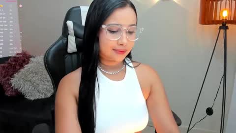 Snapshot of cloewilliamsxx chatting on 12.20.24 Cloe online show from 12.20.24