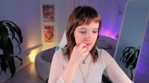  Clover  follow me  online show from 12.04.24