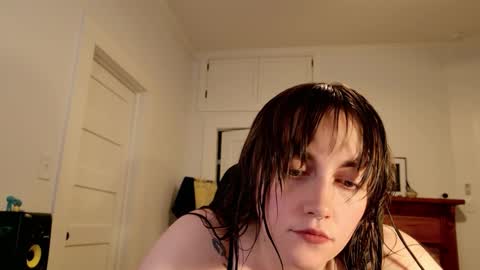 Snapshot of clover_tully chatting on 02.16.26 Clover online show from 02.16.26