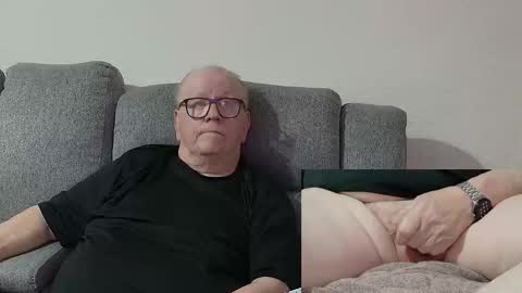 Snapshot of cockneymack51 chatting on 10.14.25 Charlie. online show from 10.14.25