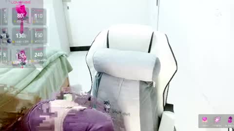 Snapshot of coco_coo chatting on 12.23.24 coco online show from 12.23.24