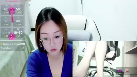 Snapshot of coco_coo chatting on 02.22.25 coco online show from 02.22.25