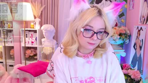 Snapshot of coconut_mia chatting on 12.07.24 Mia online show from 12.07.24