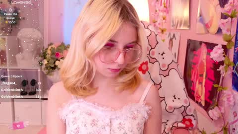 Snapshot of coconut_mia chatting on 01.24.25 Mia online show from 01.24.25