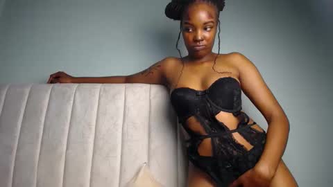 Snapshot of cocos_camera chatting on 10.10.25 Coco online show from 10.10.25