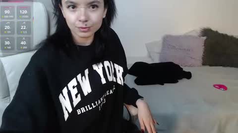 Phia And Luna online show from 09.28.25