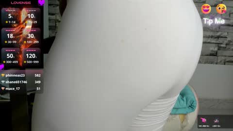 Snapshot of coffee_hot chatting on 11.01.25 laurita online show from 11.01.25