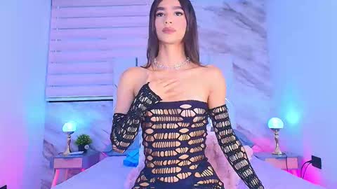 colett online show from 11.23.25