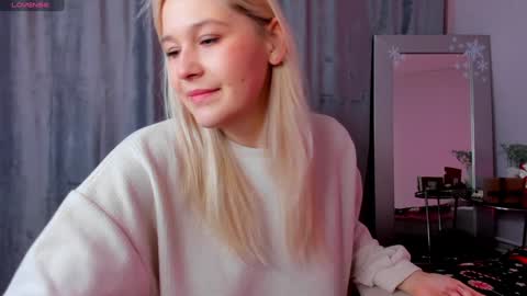 Collen Mon Tue Wed Thu Fri GMT 3 0300am - 0900am  online show from 12.30.24