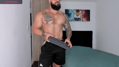 college_muscle_ass online show from 01.13.26