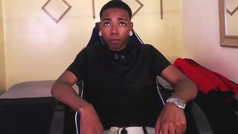 Snapshot of collemanstone chatting on 11.26.25 CollemanStone online show from 11.26.25