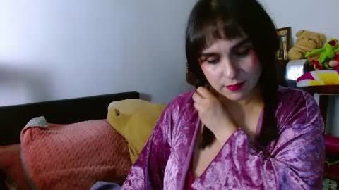 Snapshot of collette_beaufoy chatting on 06.22.26 Collette online show from 06.22.26