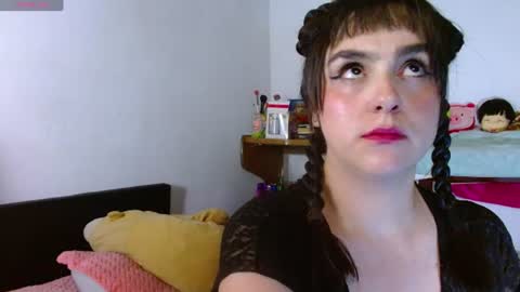 Snapshot of collette_beaufoy chatting on 07.19.26 Collette online show from 07.19.26