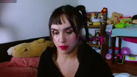 Snapshot of collette_beaufoy chatting on 07.20.26 Collette online show from 07.20.26