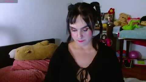 Snapshot of collette_beaufoy chatting on 07.20.26 Collette online show from 07.20.26