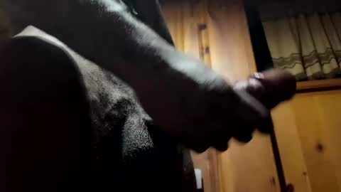 Snapshot of columbusohio614 chatting on 12.20.24 Heavyd614 online show from 12.20.24