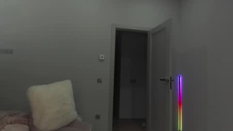 Snapshot of cometoseeme_ chatting on 10.23.25 Alice online show from 10.23.25