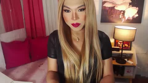 Snapshot of commanderofsexx chatting on 01.04.25 QUEEN SABRINA online show from 01.04.25