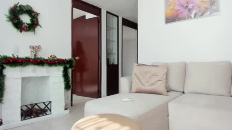 conie28  online show from 12.15.25