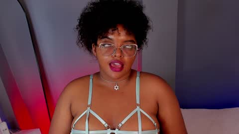 conielaurenth online show from 02.01.25